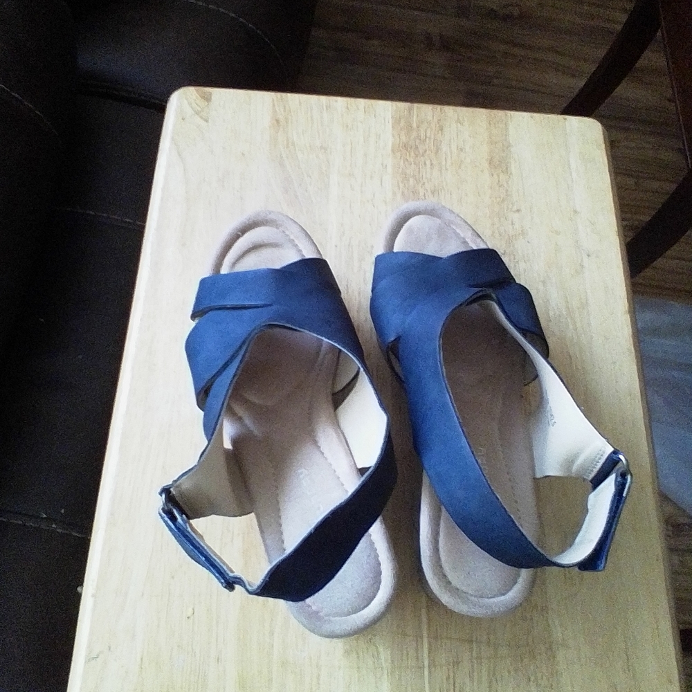 Strappy sandal